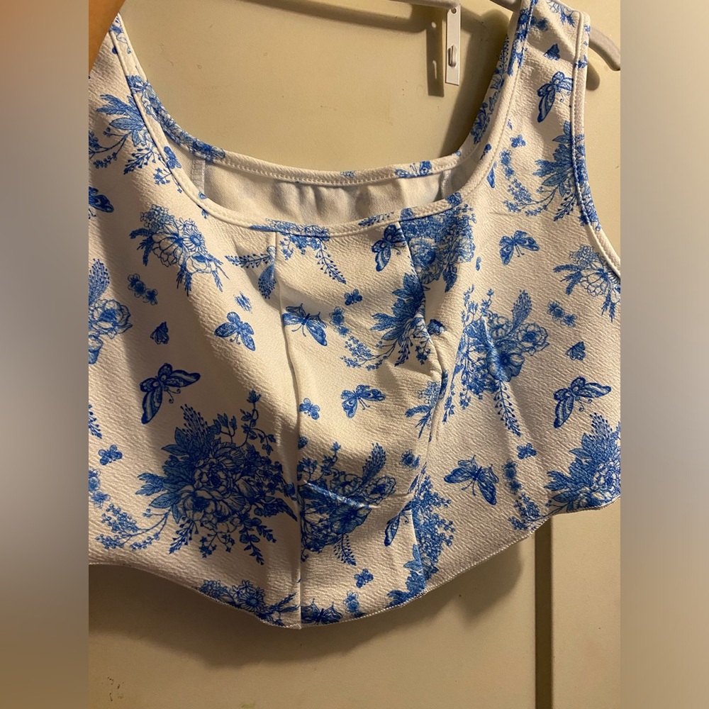 SHEIN WYWH Blue & White Butterfly Floral Knitted Slim Fit Square Neck Tank Top